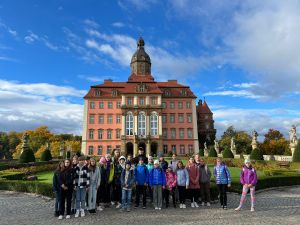 Uczniowie - laureaci konkursów odwiedzili Wałbrz